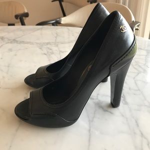 Chanel black pumps - authentic worn only once